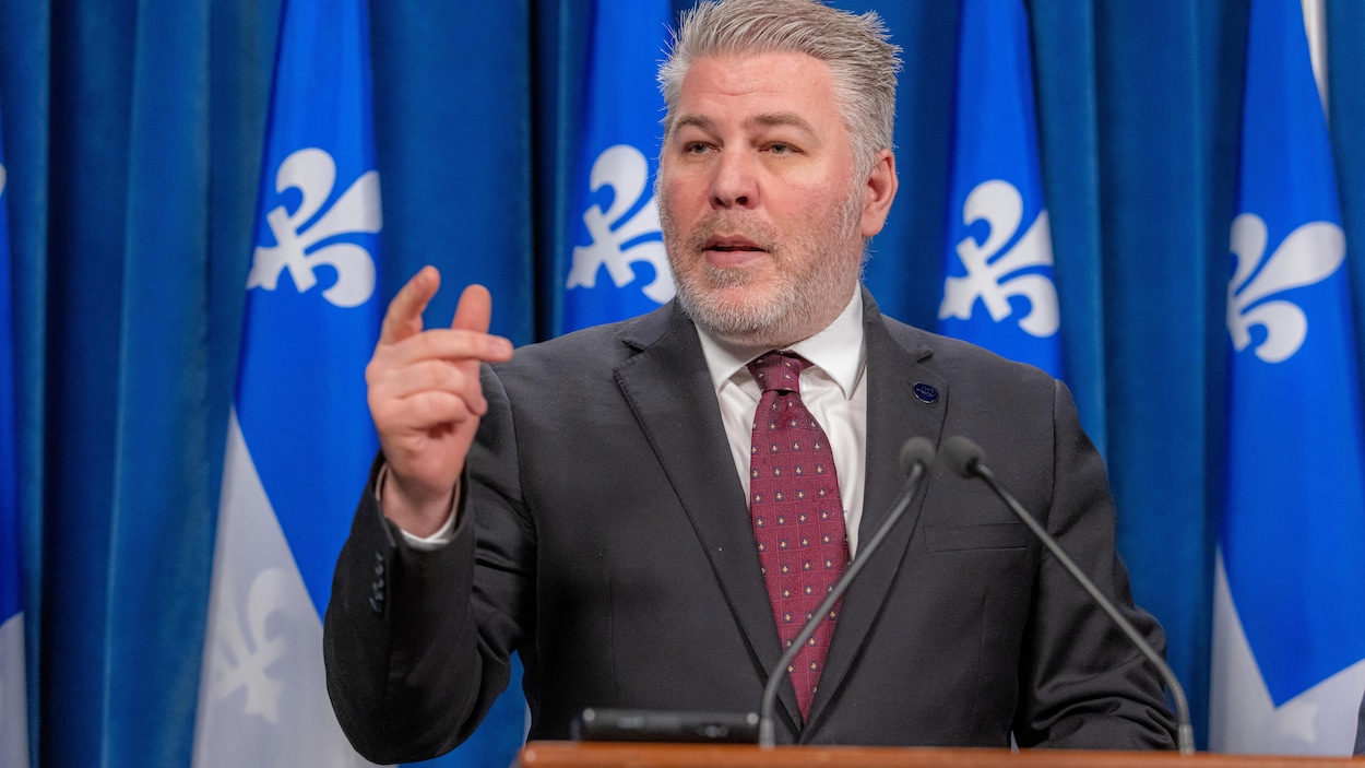 Image d'illustration pour: Le Parti québécois invite les électeurs de Chicoutimi à penser à 2026