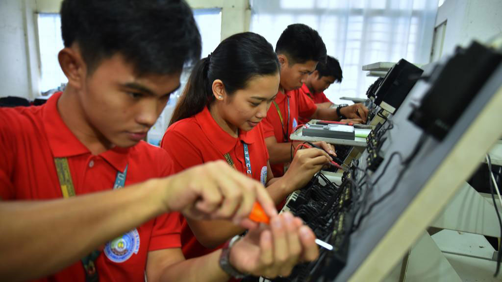 Image d'illustration pour: From potential to progress: Future-proofing Philippine growth - BusinessWorld Online