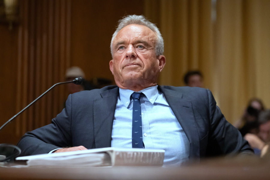 Image d'illustration pour: Family members call for RFK Jr. to step down as health secretary