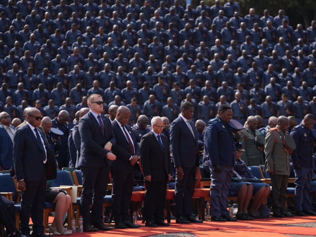 Image d'illustration pour: Mashatile makes clarion call against 'senseless killing of police officers'