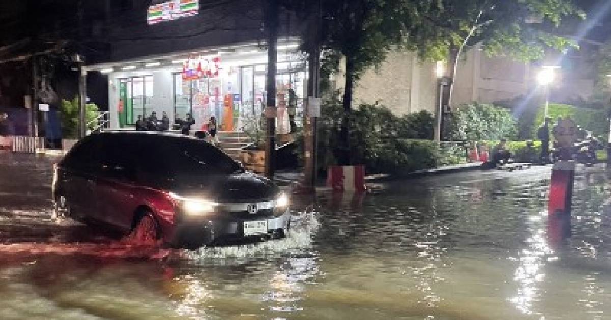 Image d'illustration pour: กทม.พร้อมรับฝนตกหนักต่อเนื่อง ยันระบบระบายยังทำงานได้เต็มที่