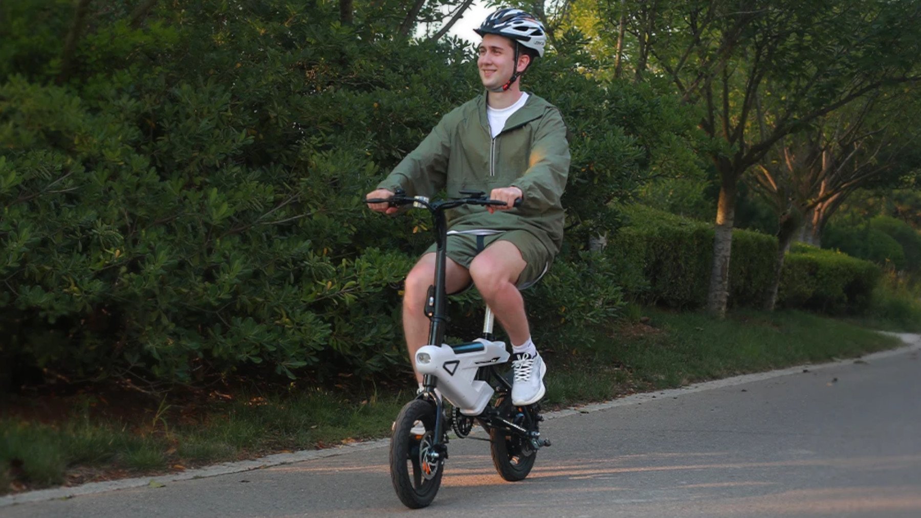 Image d'illustration pour: Olvídate de patinetes con la bicicleta eléctrica Avdleu que da hasta 38 km de autonomía y cuesta 371 € menos
