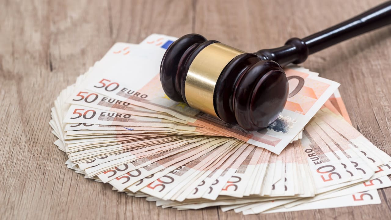 Image d'illustration pour: Crédit Agricole : 88 millions d'euros d'amende pour l'affaire de fraude fiscale " CumCum "