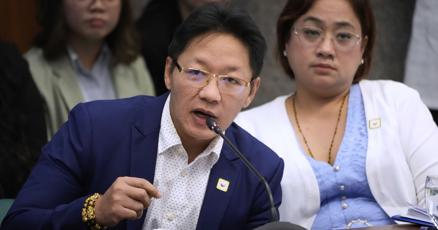 Image d'illustration pour: Explosive testimony identifies legislators, officials in Philippine flood-control corruption inquiry
