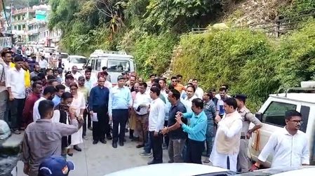 Image d'illustration pour: राजनीति: उत्तराखंड थराली में आपदा प्रभावित क्षेत्रों का केंद्रीय टीम ने हवाई और स्थलीय सर्वेक्षण किया | ?????????: ????? ??? ???? ???????? ????????? ?? ???????? ??? ?? ???? ???? ?? ?????? ?????????