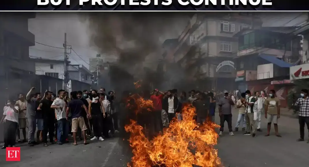 Image d'illustration pour: Kathmandu protests persist as Nepal govt revokes social media restrictions