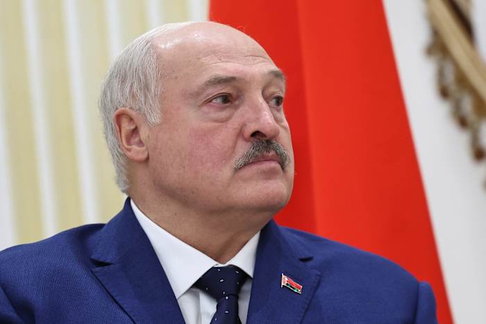 Image d'illustration pour: Belarus frees 52 prisoners, Lithuanian president says