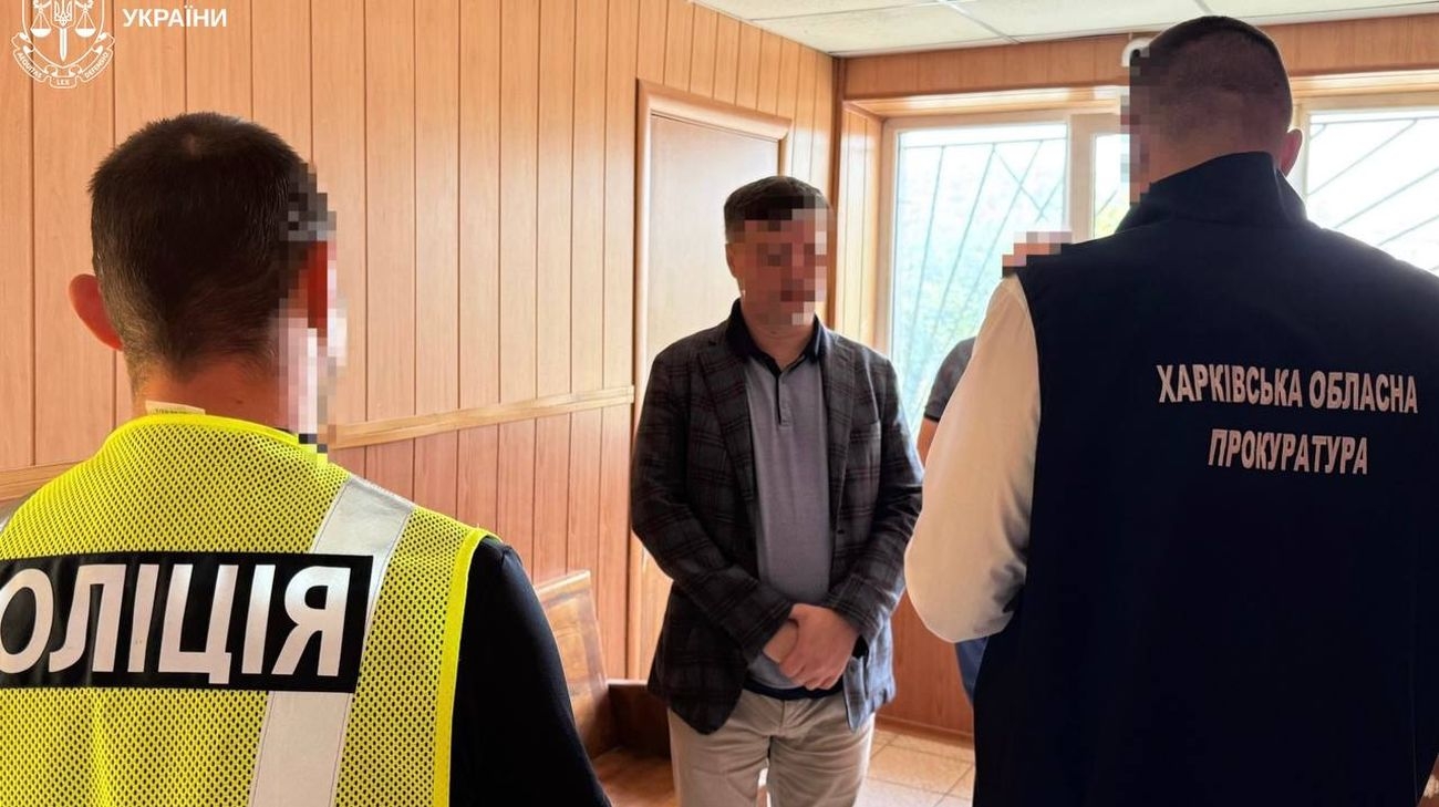 Image d'illustration pour: Чиновницю з Харківщини та підприємця з Полтави підозрюють у "схемах" на будівництві укриттів