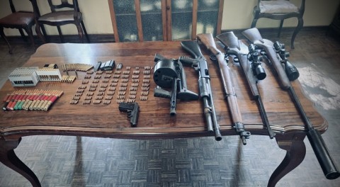 Image d'illustration pour: Six illegal guns recovered during R30M cannabis drug bust in KZN