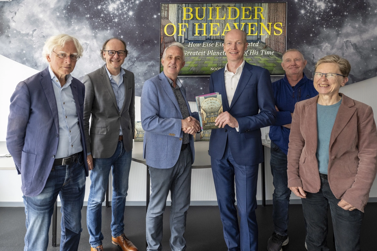 Image d'illustration pour: Internationale boeken over Eise Eisinga gepresenteerd in Planetarium