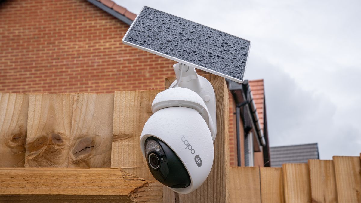 Image d'illustration pour: TP-Link Tapo C660 security camera review: solar-powered 4K with 360-degree coverage
