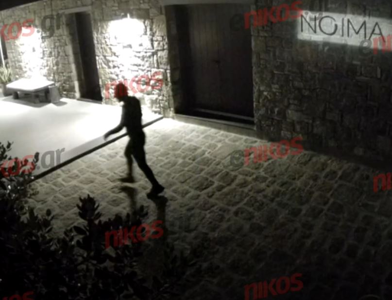 Image d'illustration pour: Μύκονος: Διαρρήκτες άρπαζαν ρολόγια, κοσμήματα και επώνυμες τσάντες από τουριστικά καταλύματα - Έκλεψαν μέχρι και... βέρες - Δείτε βίντεο
