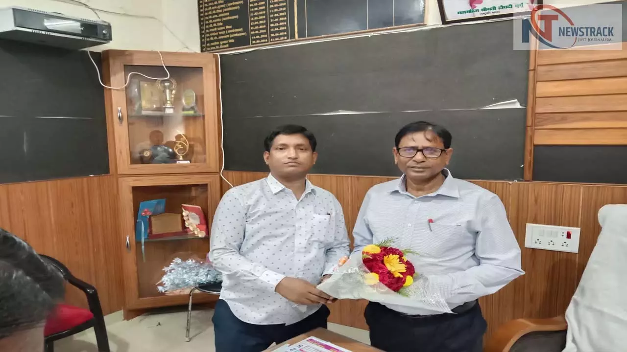 Image d'illustration pour: Azamgarh new CMO Dr. Verma vows better health services for all | Azamgarh News: स्वास्थ्य सेवाओं को अधिक बेहतर बनाना प्राथमिकता है: नवागत CMO डॉ.नन्हकू राम वर्मा | News Track in Hindi