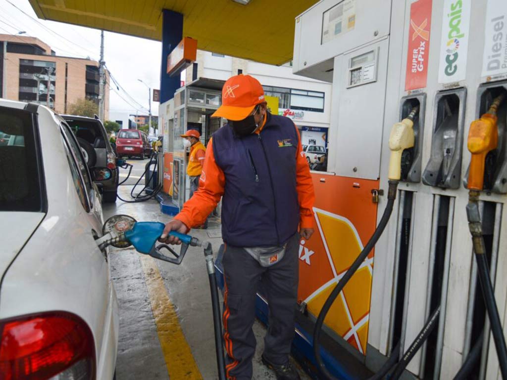 Image d'illustration pour: Ecuador encarece gasolinas de bajo octanaje - Noticias Prensa Latina