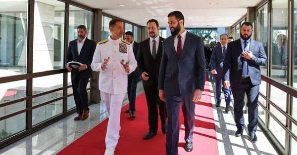 Image d'illustration pour: Ahmed Şara CENTCOM Komutanı ile görüştü | Dış Haberler