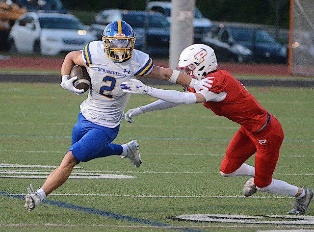 Image d'illustration pour: H.S. Football: Coll does it all as Springfield jumps on Penncrest