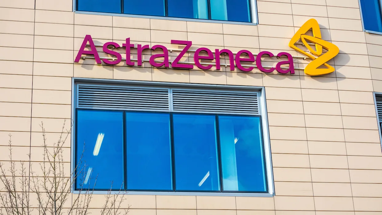 Image d'illustration pour: AstraZeneca pauses o200-mn UK research site expansion | International