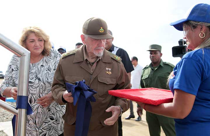 Image d'illustration pour: Ramiro Valdés inaugura parque solar en Cabaiguán