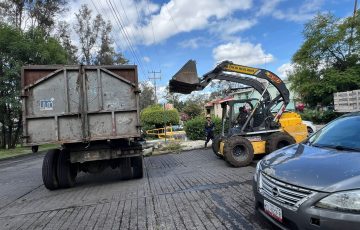 Image d'illustration pour: Realiza Servicios Públicos limpieza en Fuentes de Morelia y Juana Pavón
