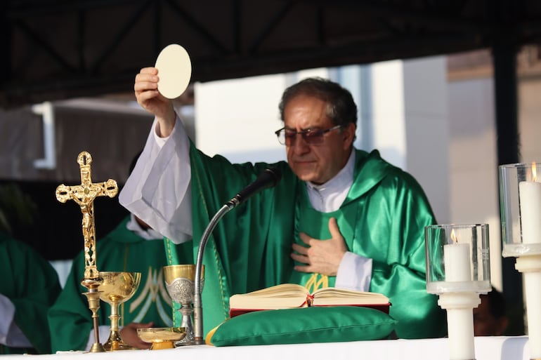Image d'illustration pour: "Ñande corrupto formal (...) no estamos a la altura", advierte sacerdote en Caacupé - Nacionales - ABC Color