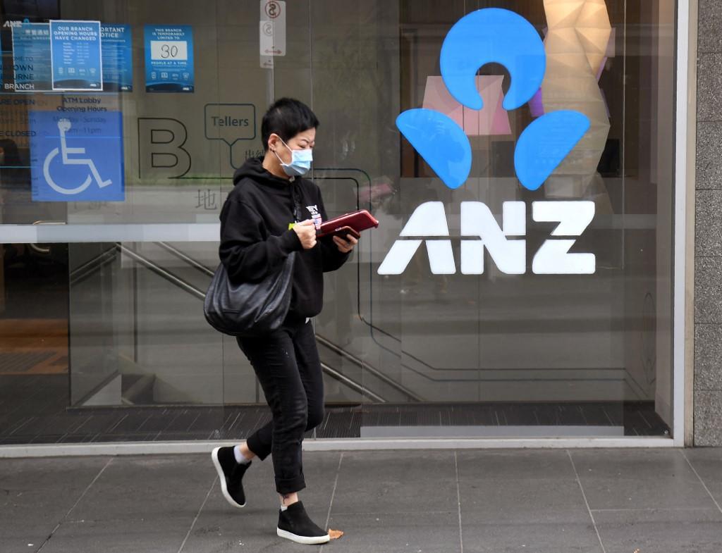 Image d'illustration pour: Major Australian bank hit with record fine for widespread misconduct