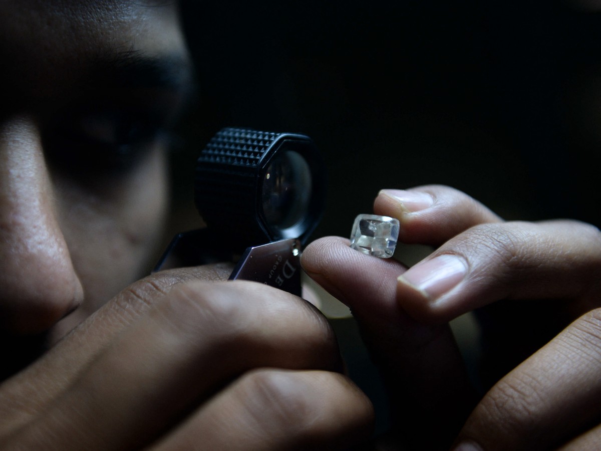 Image d'illustration pour: Rise of lab-grown diamonds sparks economic alarm in Southern Africa