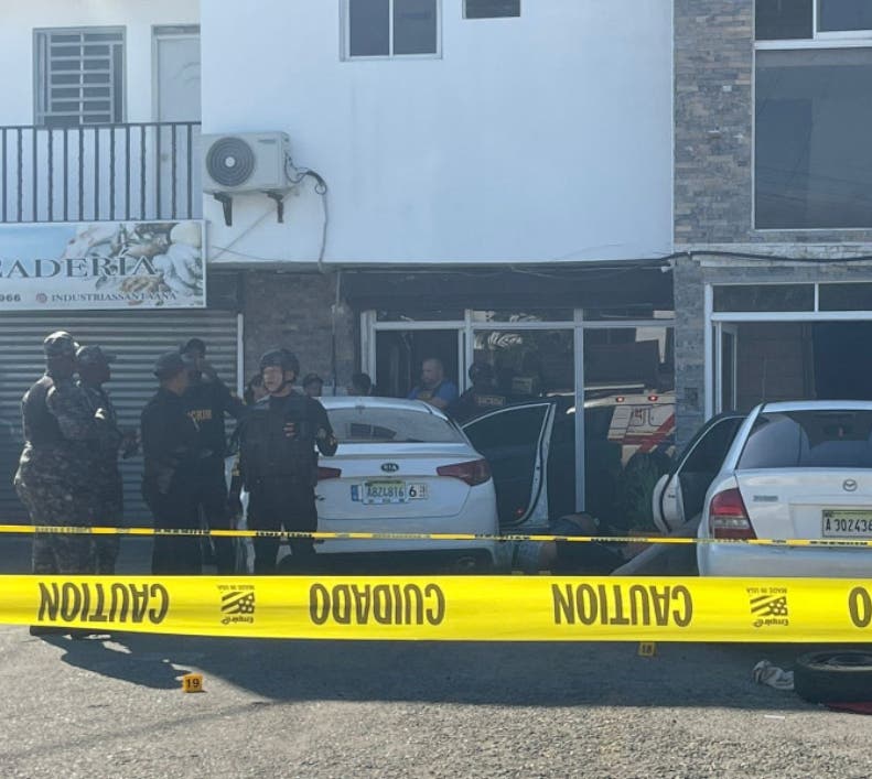 Image d'illustration pour: Silencio de la Policía sobre el cabo herido en tiroteo que dejó cinco muertos en Santiago