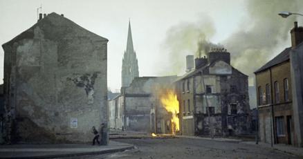 Image d'illustration pour: Ex-British soldier goes on trial for 1972 Bloody Sunday killings in Northern Ireland