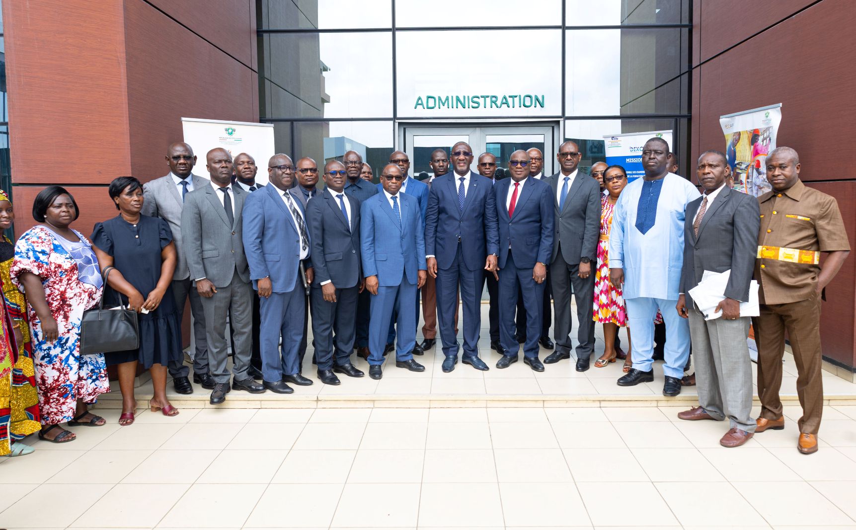 Image d'illustration pour: Première édition des examens du Certificat de Qualification aux Métiers (CQM): les épreuves officiellement lancées pour 2 764 artisans candidats - Abidjan.net News