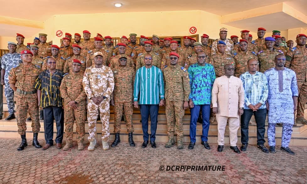 Image d'illustration pour: Forces armées nationales : l'Institut de l'enseignement militaire supérieur Tiéfo Amoro officiellement lancé