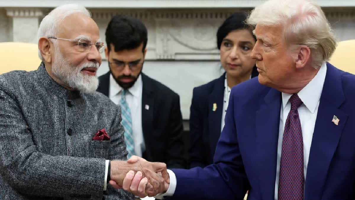 Image d'illustration pour: Trump Dials Modi, Greets Him On Birthday, Hours After India-US Trade Talks Resume