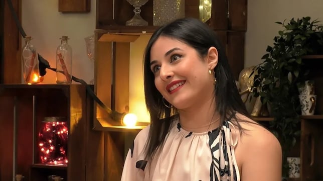 Image d'illustration pour: Una conocida reportera de Telecinco acude a 'First Dates' buscando el amor: "No lo esperaba"