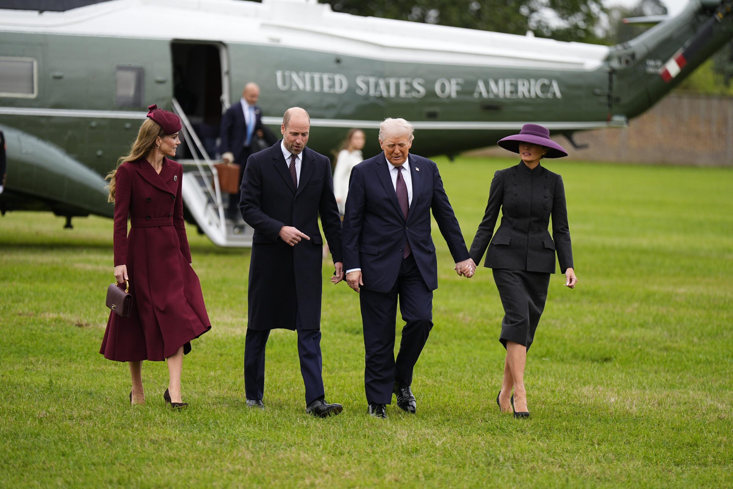 Image d'illustration pour: Trump's state visit begins as royals turn on the charm with Windsor welcome