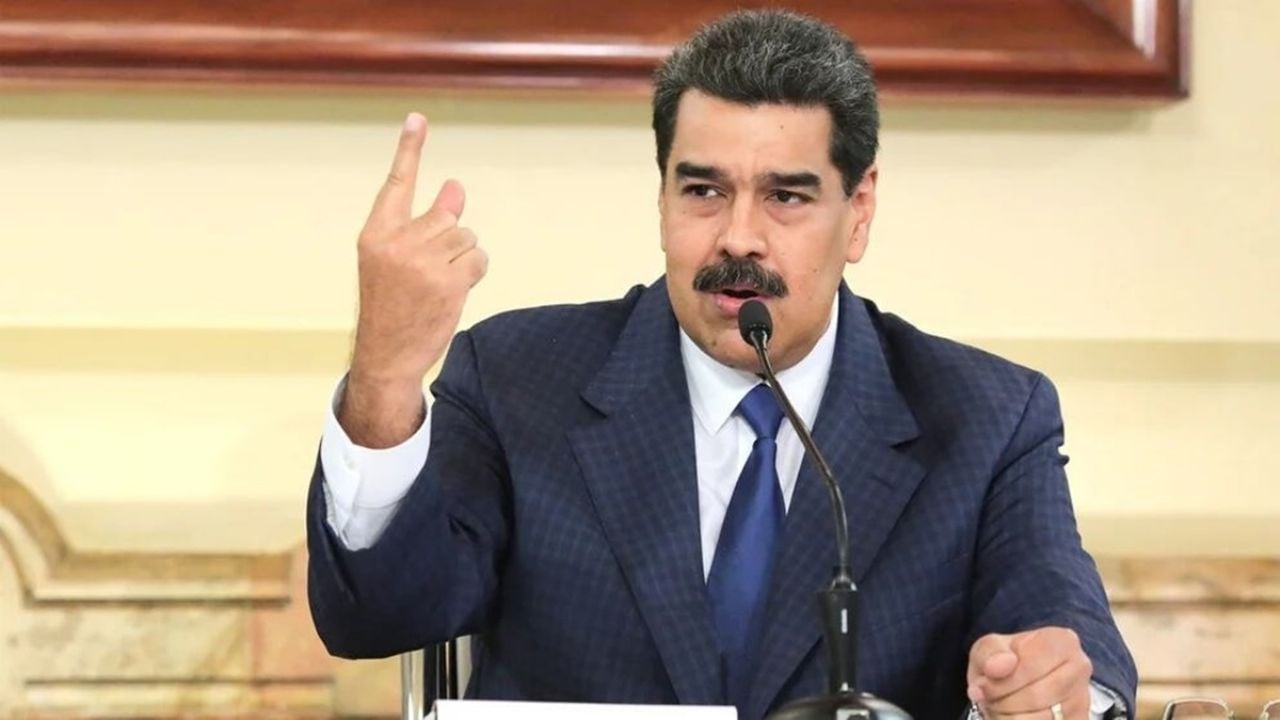 Image d'illustration pour: "Amenaza de guerra": Maduro denuncia "secuestro" de buque pesquero por parte de EU