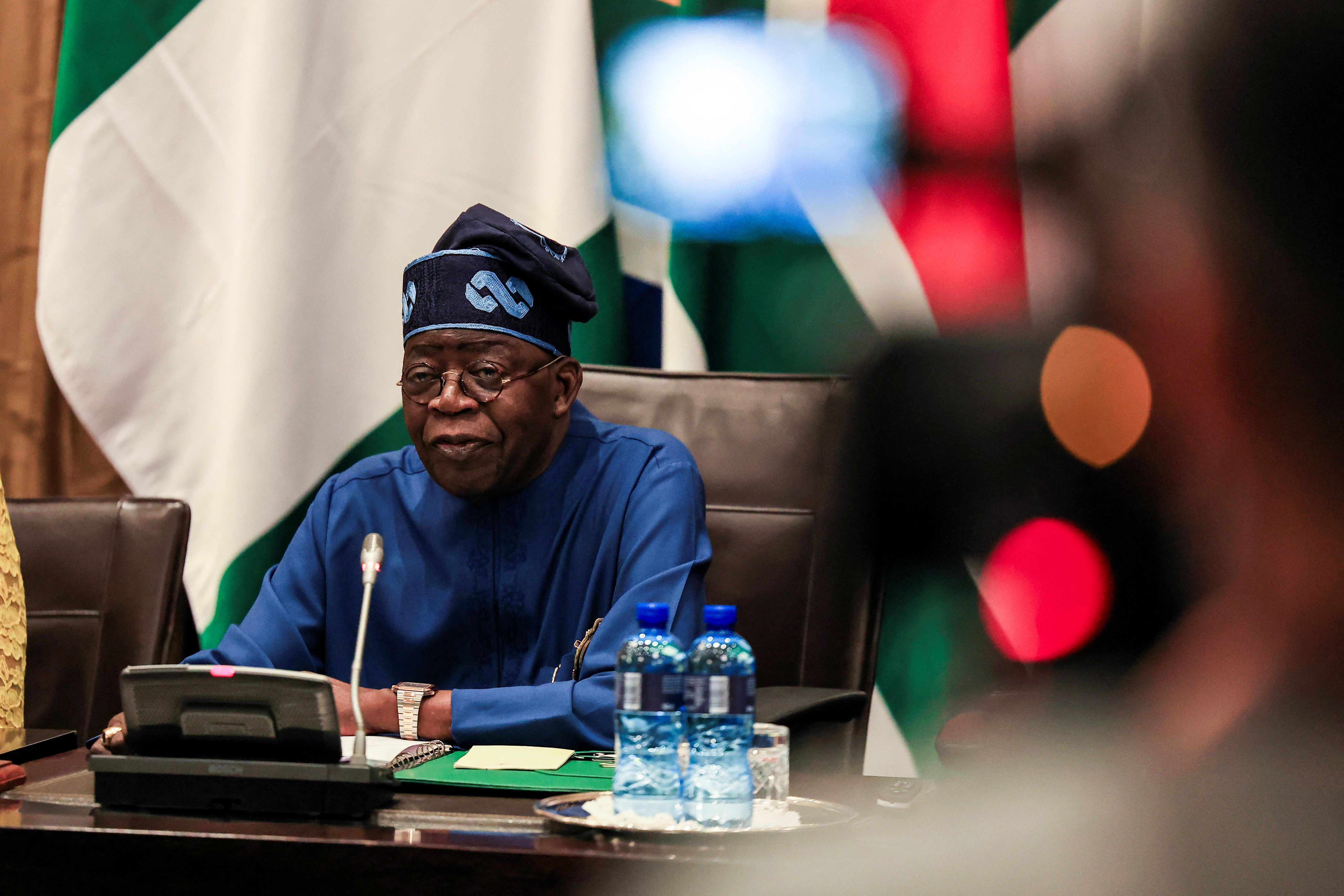 Image d'illustration pour: Nigeria's Tinubu lifts emergency rule in oil-rich Rivers State