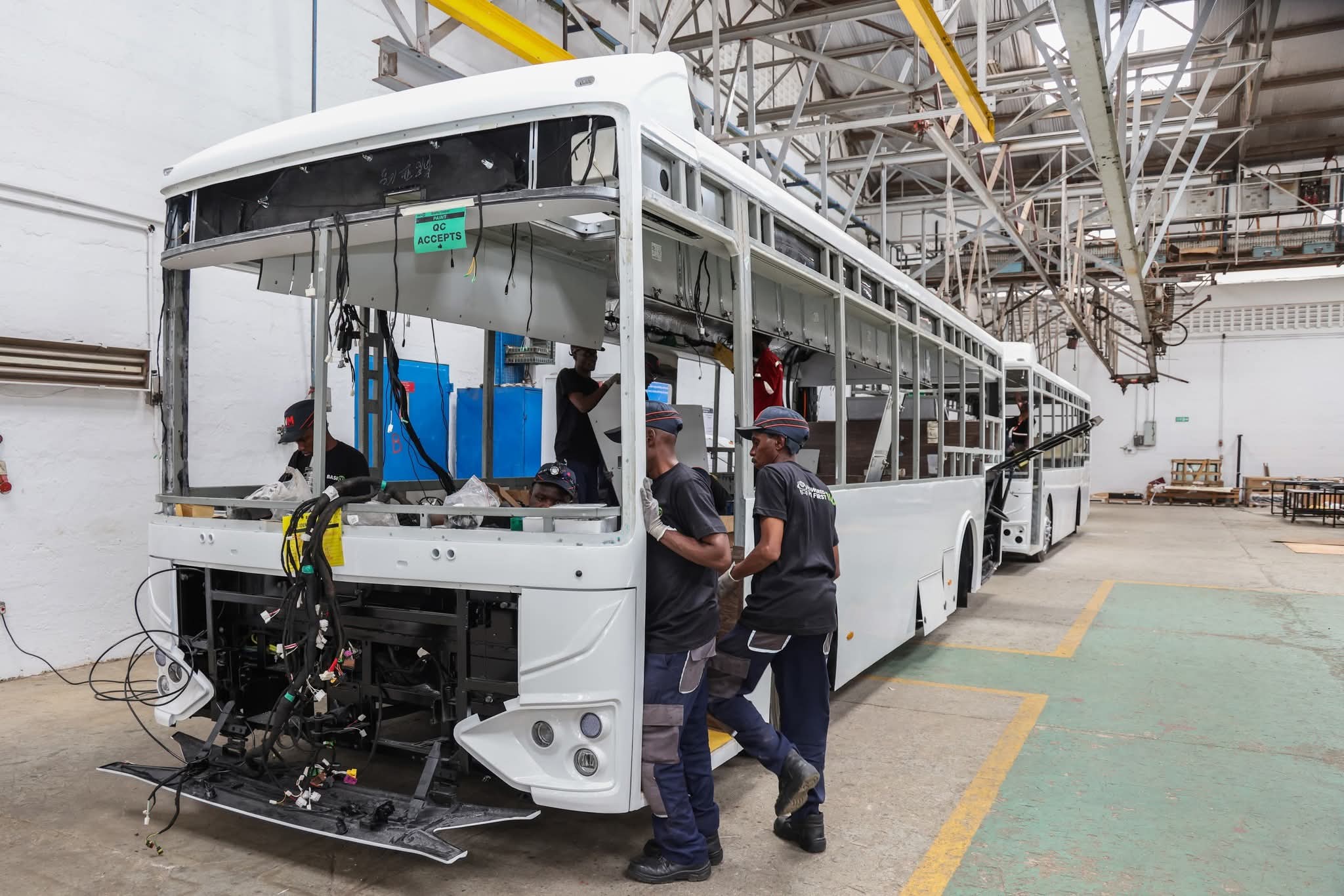 Image d'illustration pour: KVM, BasiGo sign deal for assembly of electric buses