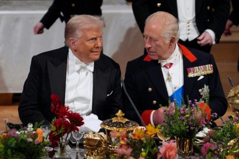 Image d'illustration pour: Trump's UK state visit gets political after royal welcome