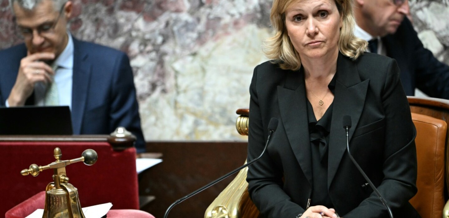 Image d'illustration pour: Le Parlement fait sa rentrée, sans gouvernement, avec une majorité gouvernementale sous tension