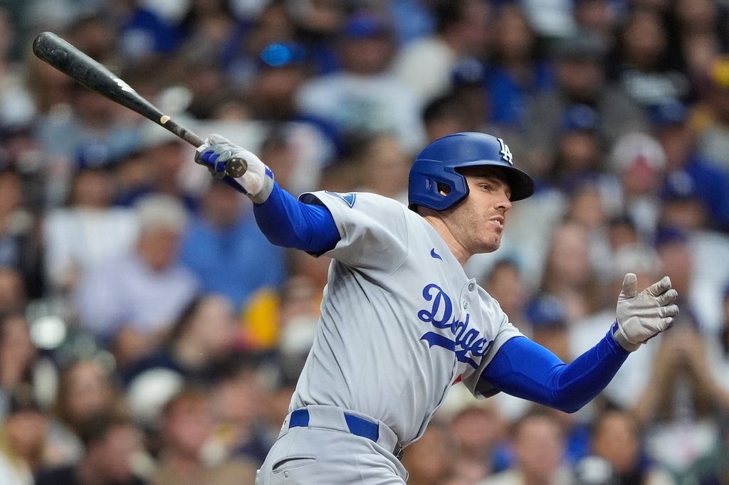 Image d'illustration pour: Even star players like Dodgers slugger Freddie Freeman must get back to basics during hitting slumps