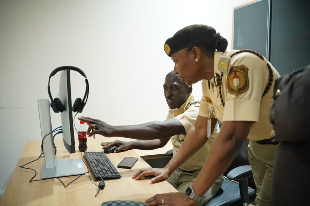 Image d'illustration pour: Nigeria Immigration Service Begins Nationwide Crackdown On Visa Overstayers As Amnesty Expires |