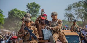 Image d'illustration pour: [Burkina Faso] Tous les trois mois la junte au pouvoir sert un opium au peuple pour entretenir la transition permanente - Le Point Sur