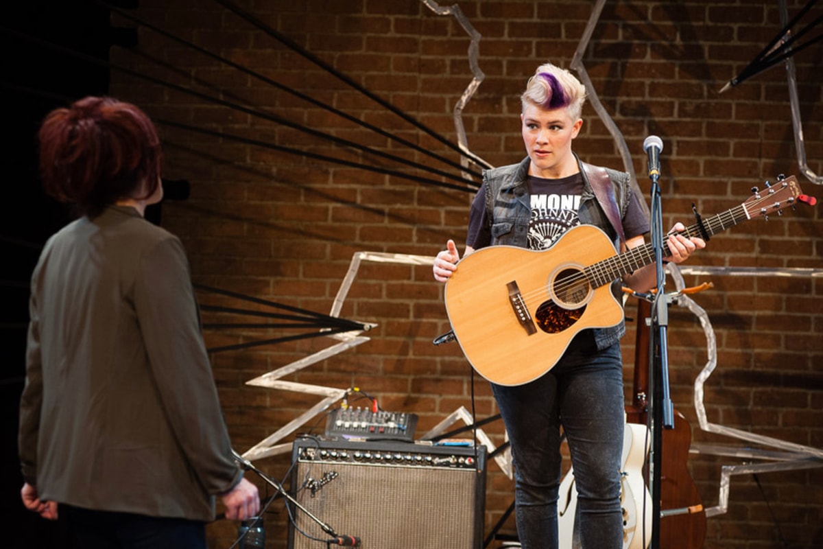 Image d'illustration pour: Love Bomb to drop at Salmon Arm high school stage