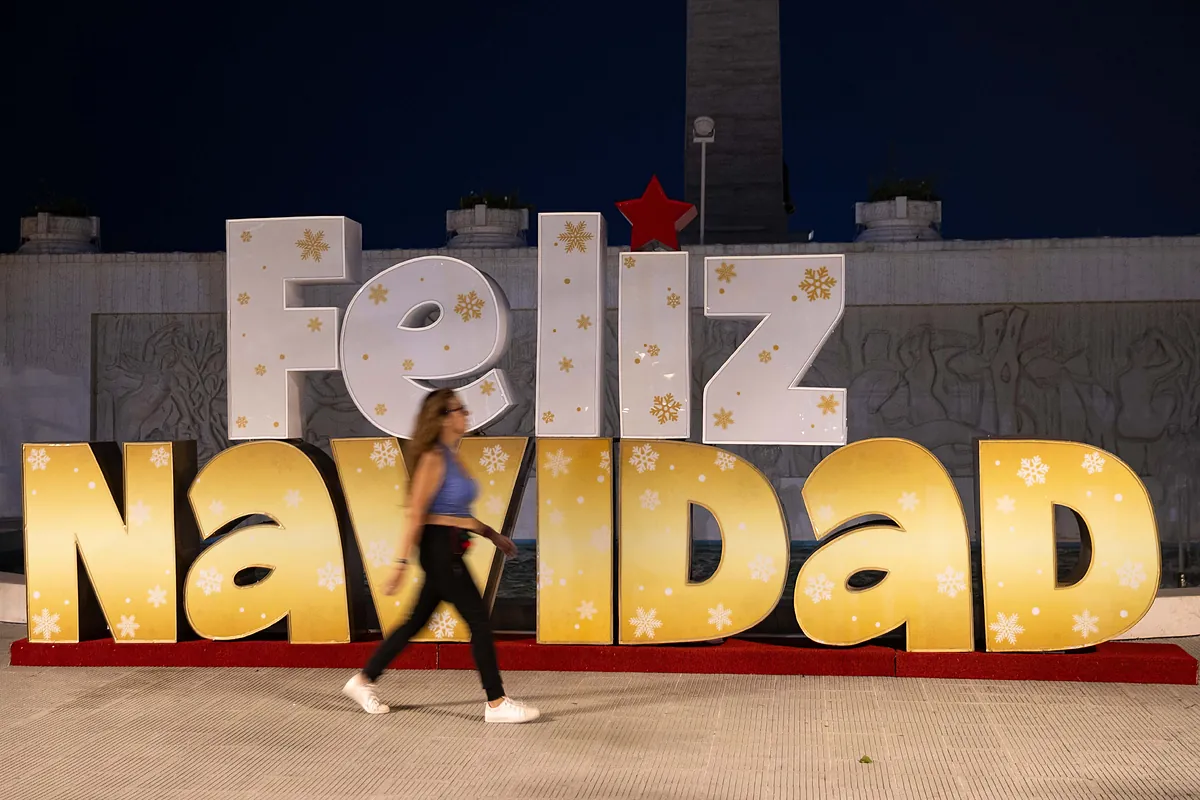 Image d'illustration pour: Nicolás Maduro adelanta la Navidad con fuegos artificiales desde El Helicoide, centro de detención y torturas