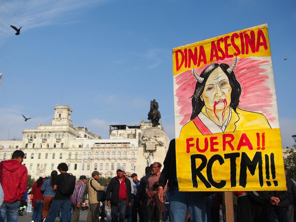 Image d'illustration pour: Perú.- Al menos 17 detenidos durante las nuevas protestas de...