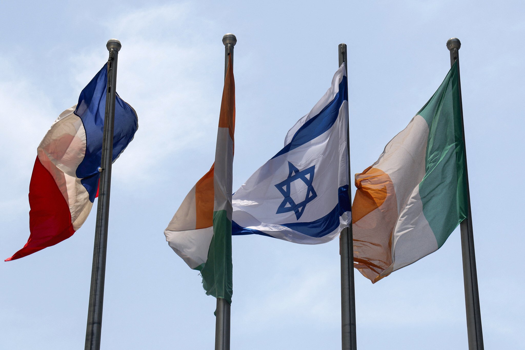 Image d'illustration pour: Ireland said set to soften planned sanctions on Israel, under pressure from businesses