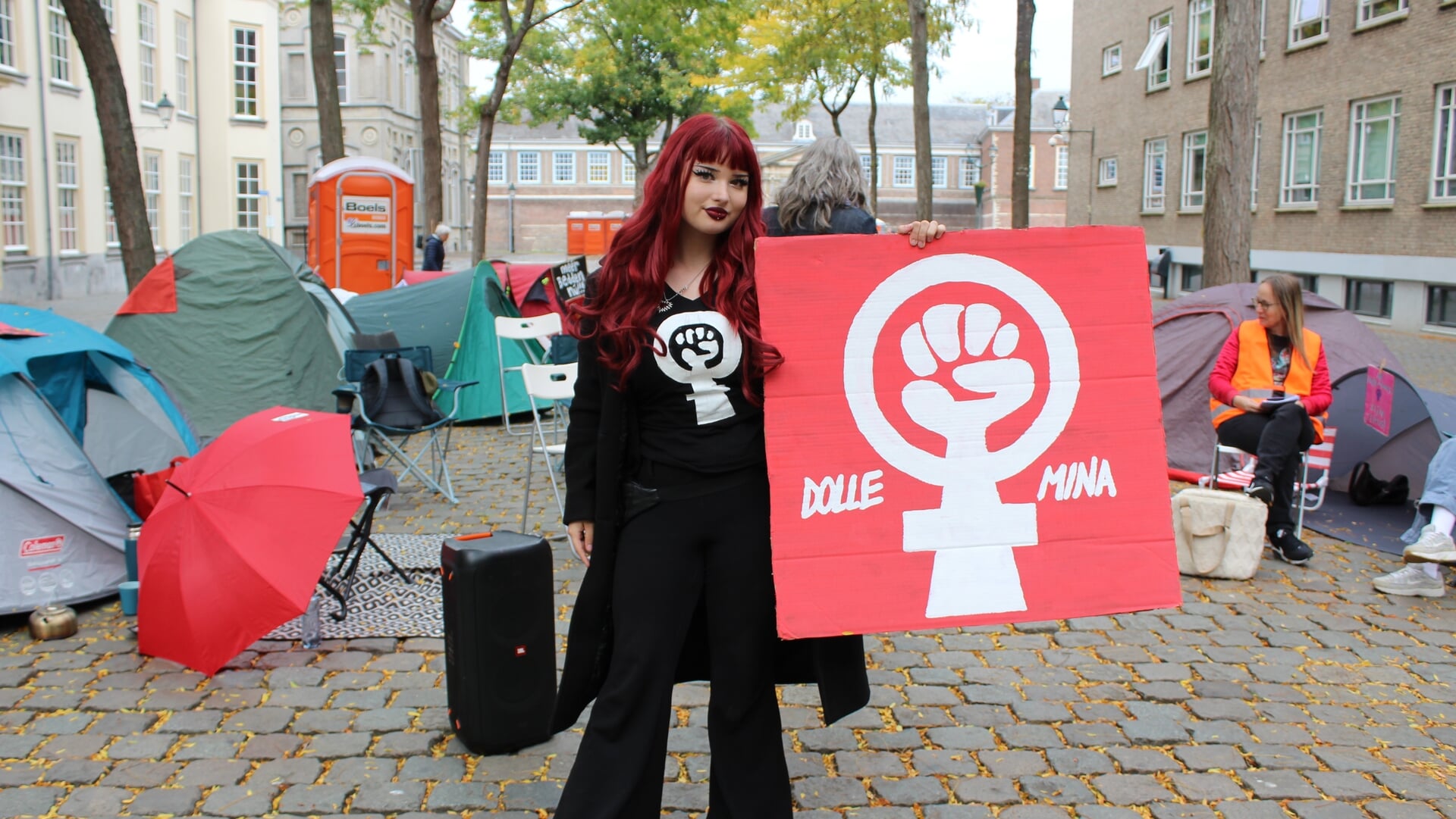 Image d'illustration pour: Dolle Mina's slaan hun tenten op in Breda voor 12 uur durende actie