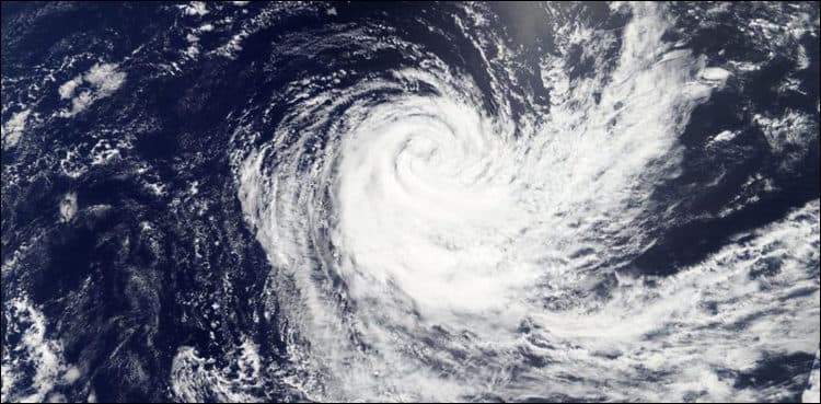 Image d'illustration pour: Cyclone Shakti Moves Closer to Pakistan's Coastline, Rough Seas and Rain Expected - Daily Times