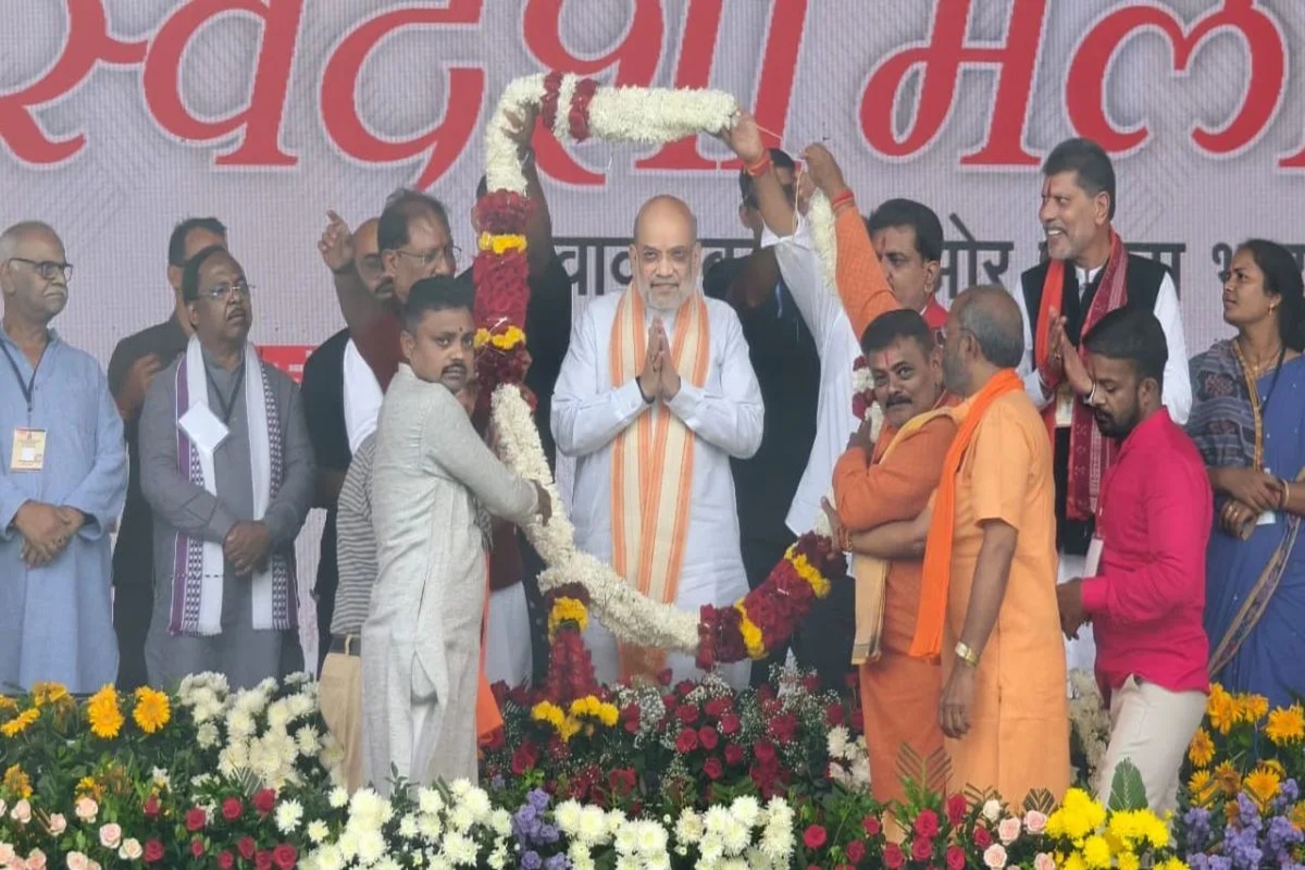 Image d'illustration pour: Amit Shah Bastar Visit: गृहमंत्री अमित शाह के संबोधन की बड़ी बातें, छत्तीसगढ़ के विकास के लिए 4 लाख 40 हजार करोड़ दिए, देशभर के आदिवासी खेलने आएंगे बस्तर ओलंपिक, हथियार छोड़ें भटके हुए युवा