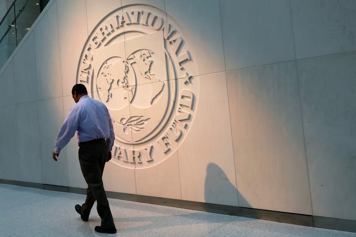 Image d'illustration pour: IMF Urges Zimbabwe to Clarify De-dollarisation Strategy Amid ZiG Transition