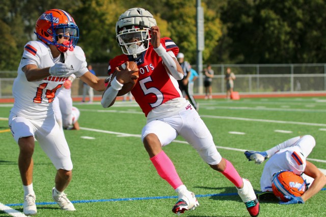 Image d'illustration pour: High school football: Washburn shuts down Highland Park